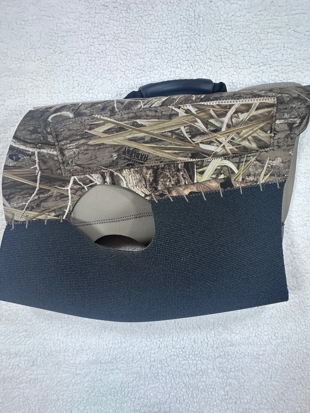 Mossy Oak Dog Camo neoprene vest/ harness with Black Base, handle